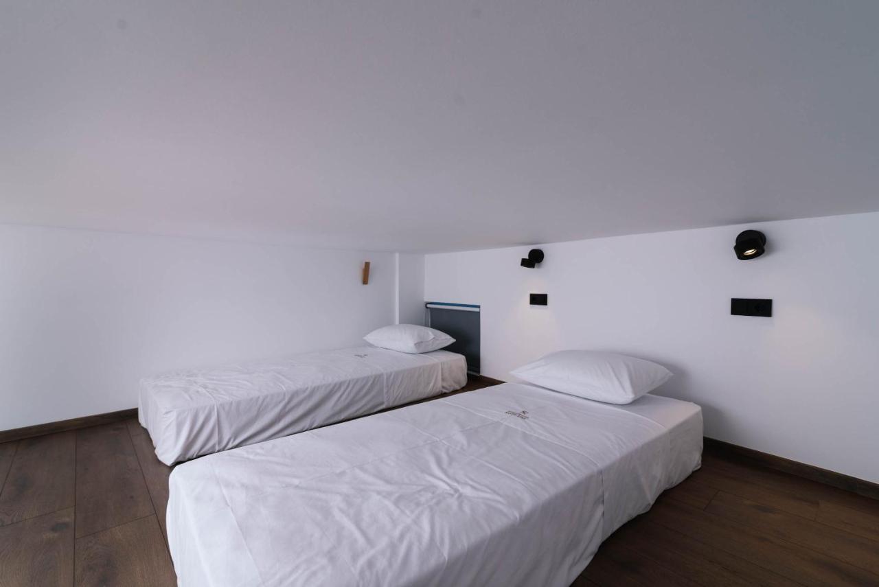 Suites De Luxe Katerina Kokkinos Pyrgos Exterior foto