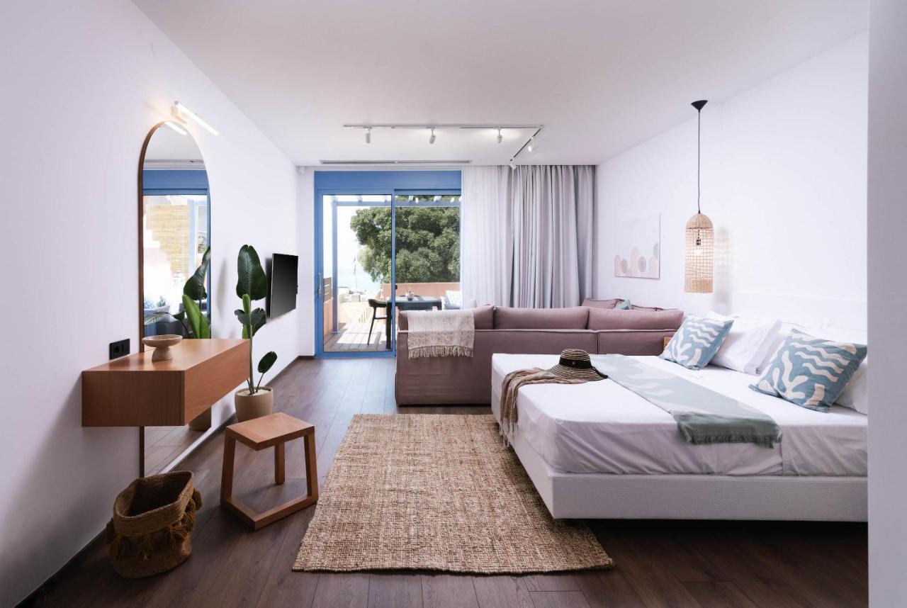 Suites De Luxe Katerina Kokkinos Pyrgos Exterior foto