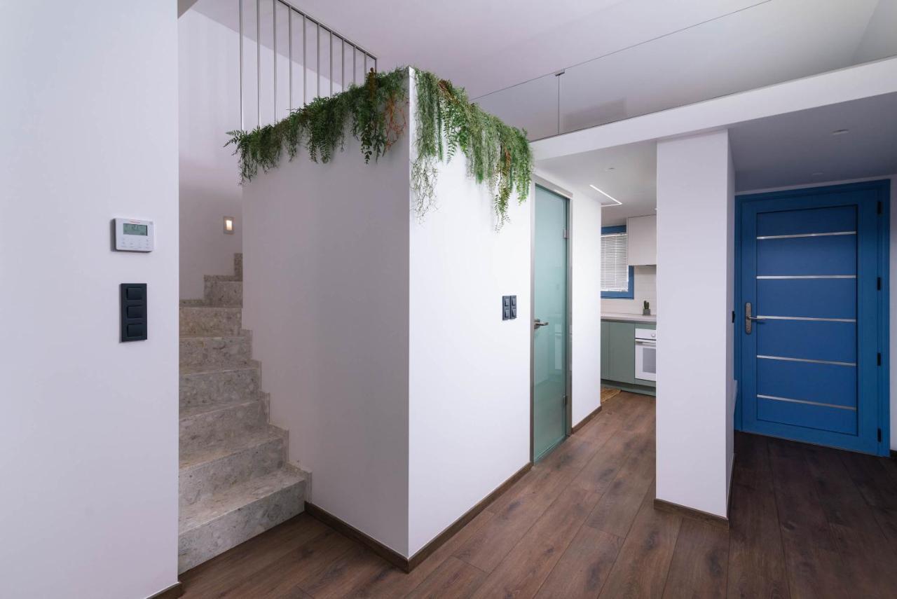 Suites De Luxe Katerina Kokkinos Pyrgos Exterior foto