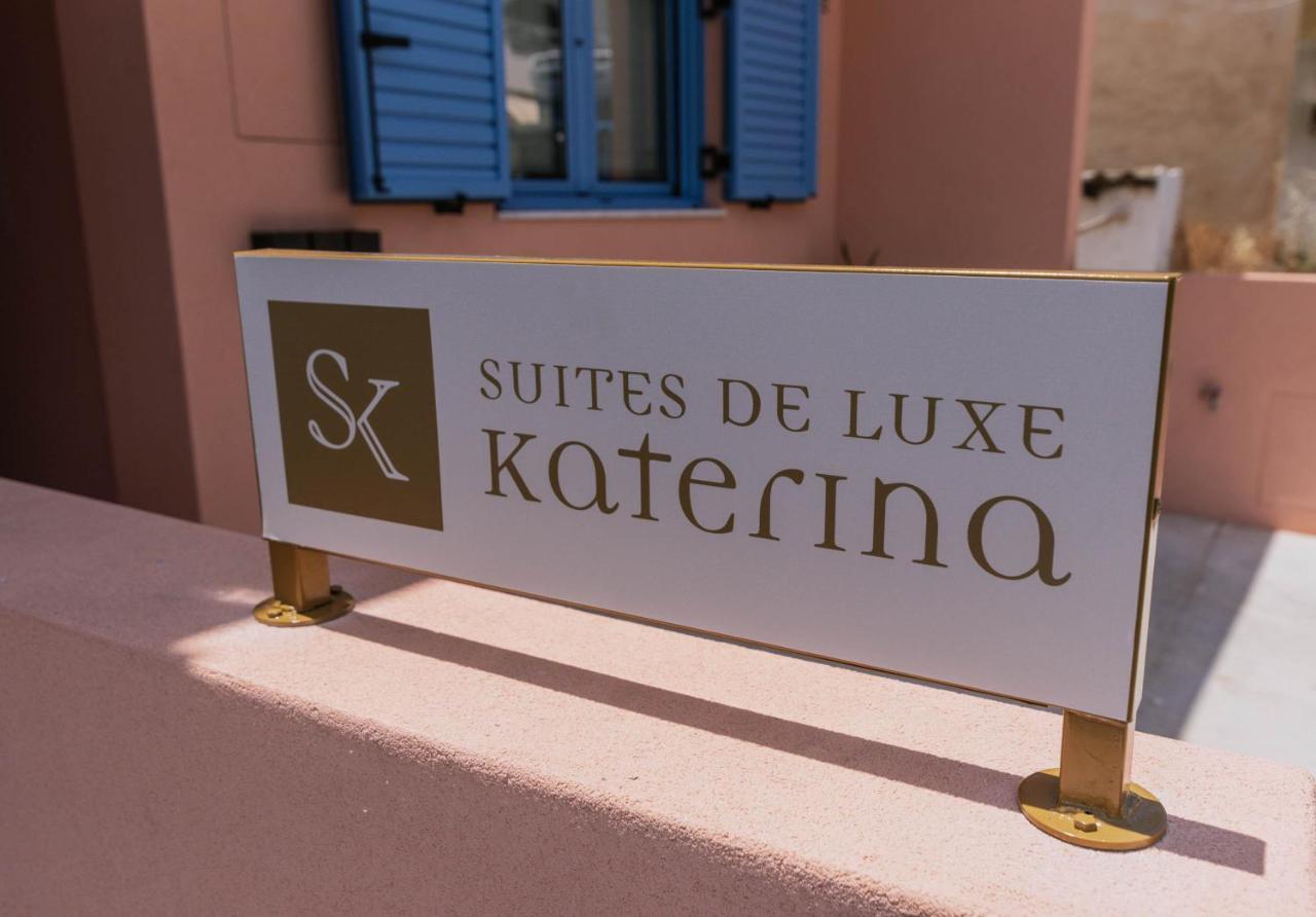 Suites De Luxe Katerina Kokkinos Pyrgos Exterior foto