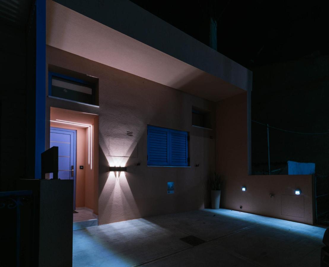 Suites De Luxe Katerina Kokkinos Pyrgos Exterior foto