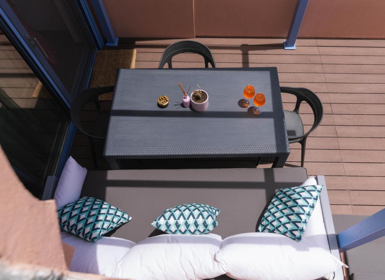 Suites De Luxe Katerina Kokkinos Pyrgos Exterior foto