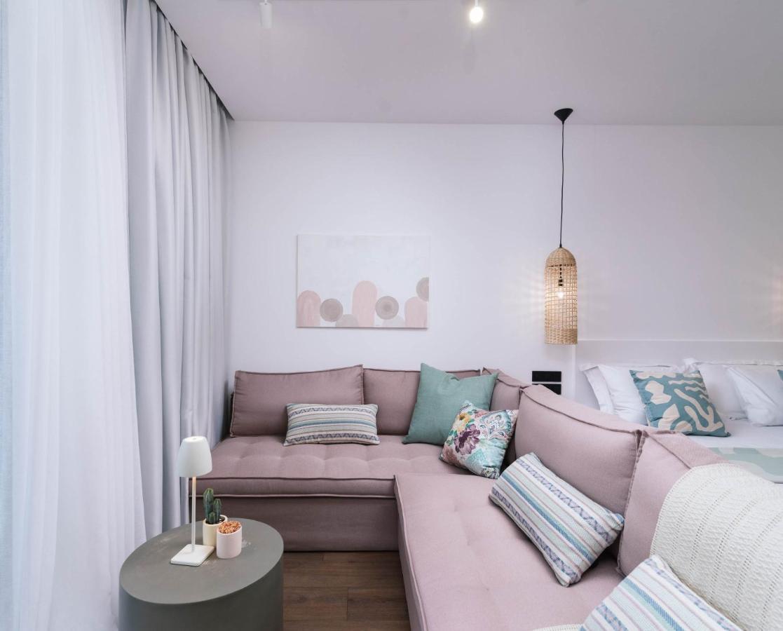 Suites De Luxe Katerina Kokkinos Pyrgos Exterior foto