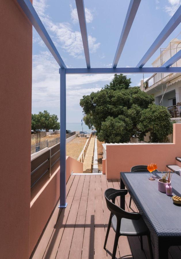 Suites De Luxe Katerina Kokkinos Pyrgos Exterior foto